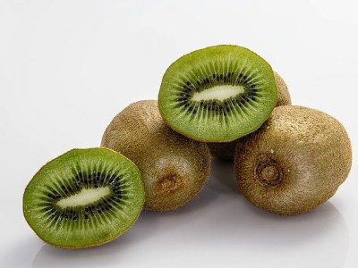 Kiwi – moc witamin w niewielkim owocu